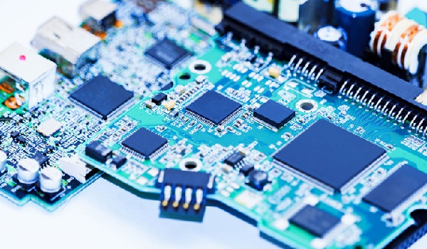 まだまだあるぞ半導体本命株　AI投資拡大で利益急伸、“サプライズ5銘柄”に熱視線